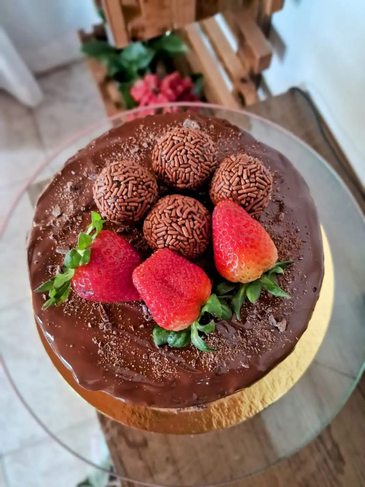 Bolo Chocolate e Frutas
