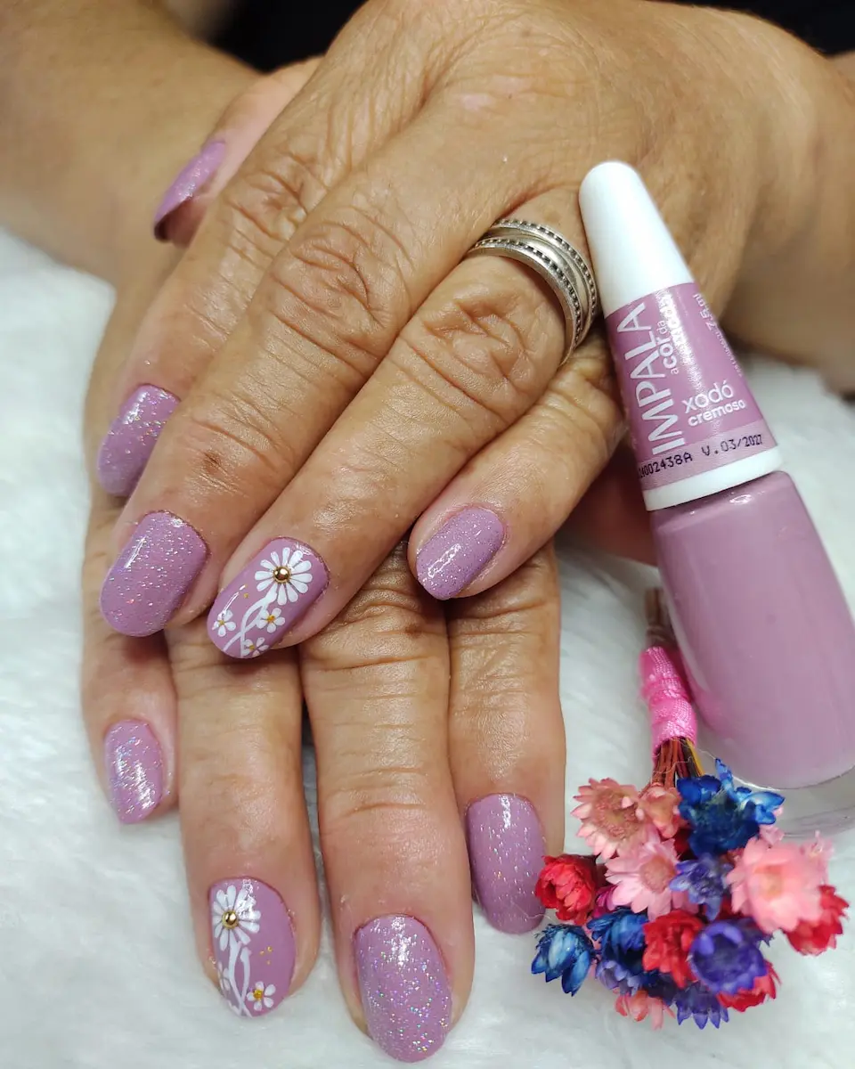 Manicure Tradicional Studio Menegueti no IBI-ON