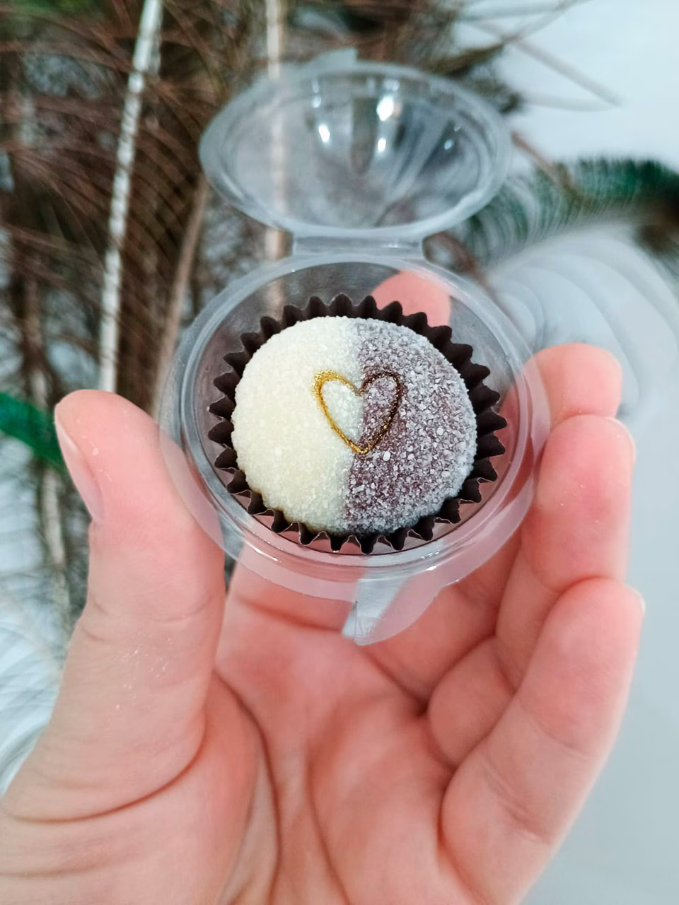 Beijinho Dois Sabores Thais Doces e Bolos no IBI-ON